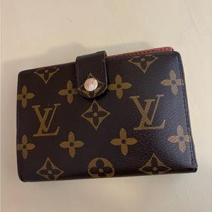 LOUIS VUITTON VINTAGE LEATHER WALLET